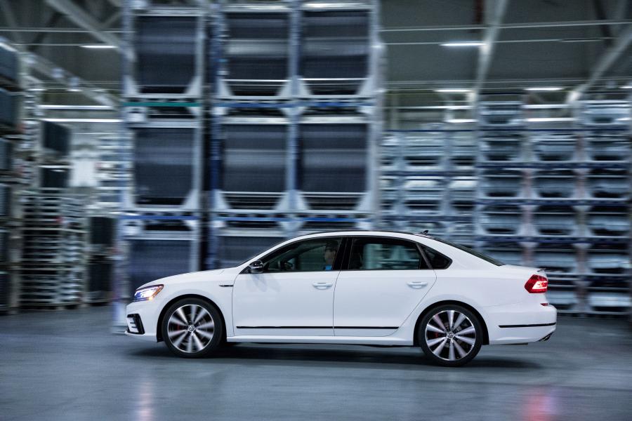 Volkswagen Passat GT (NMS) 2018 года  (фото 15 из 24)